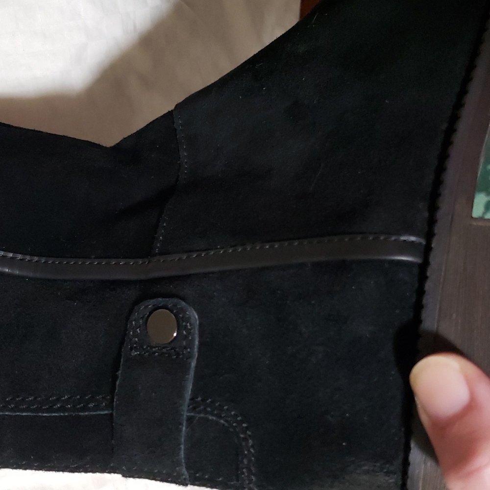 Boots - Picture 6 of 9